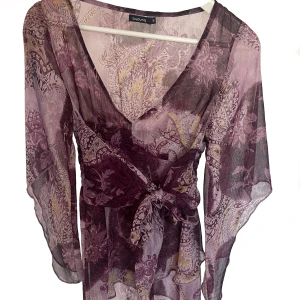 Blus  - En jättesöt blus som passar perfekt till sommaren 