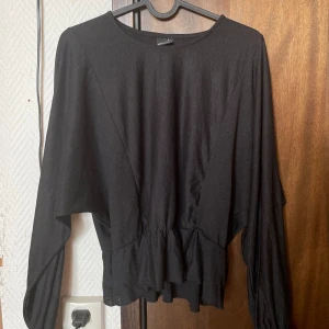 Svart blus - Svart blus från Gina🌸