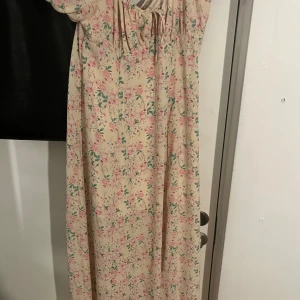 Sommarklänning  - Använd 2 gånger 