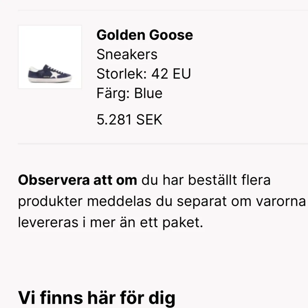 Stilrena Golden Goose-sneakers i mörkblått, storlek 42. köpta för 5000 kr på Miinto, finns kvitto och äktighetsbevis. Allt OG fås med. Perfekt för att ge din outfit en trendig touch. Pris: Öppen för bud. Köpta 10 april så inte haft länge alls.. Skor.