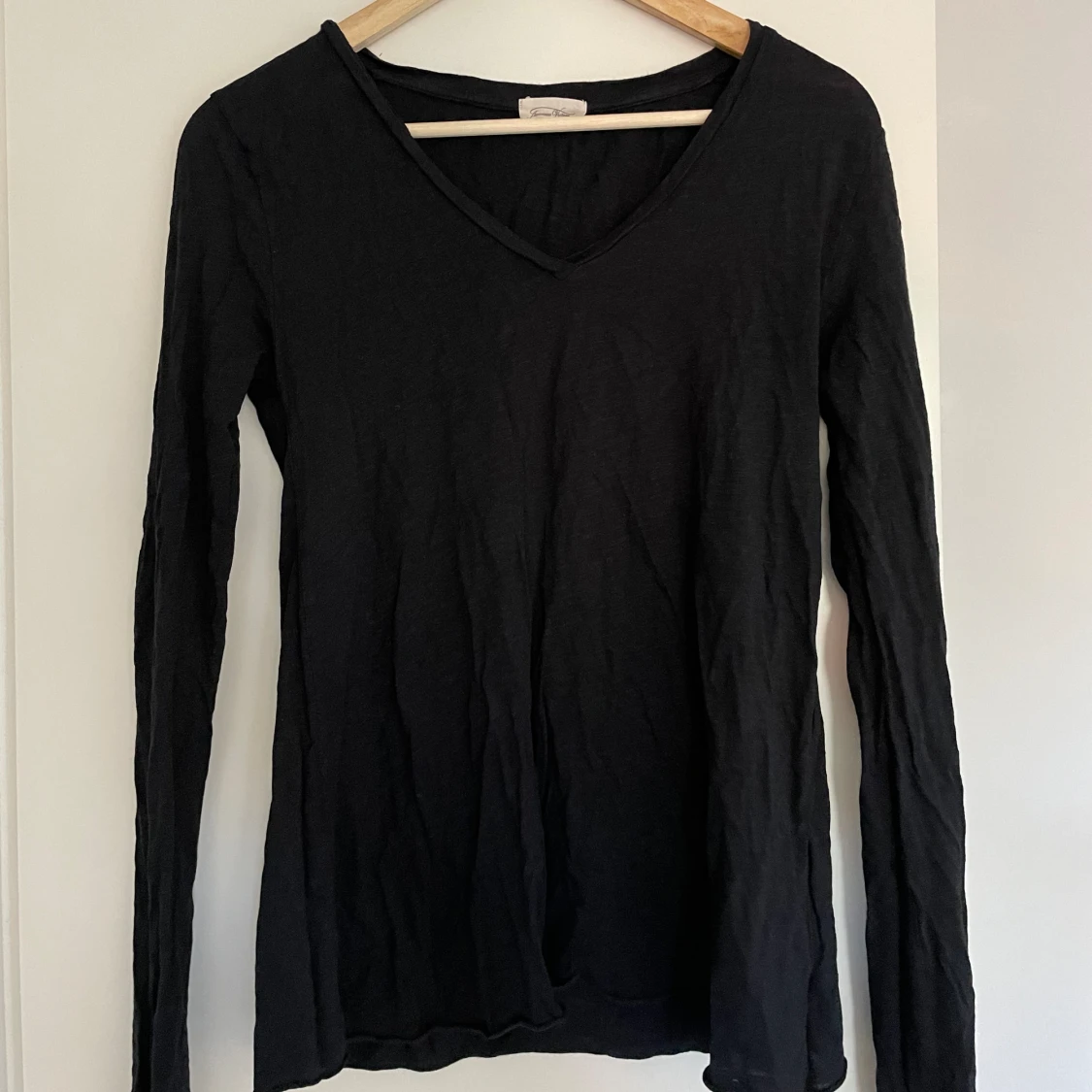 Svart långärmad i viskos 