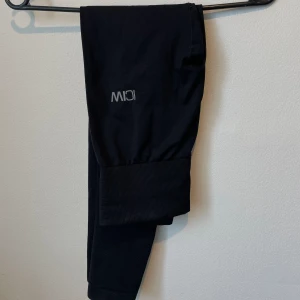 ICIW seamless tights - Svarta seamless tights med hög midja från ICIW, storlek xs. Använda, men i bra skick!✨