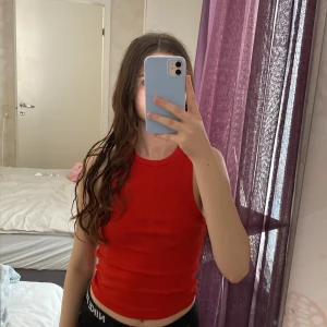 Linne - Rött linne från bikbok som endast använts få gånger🫶