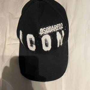 Dsquared2 icon keps  - Det är one size och är aldrig använd 