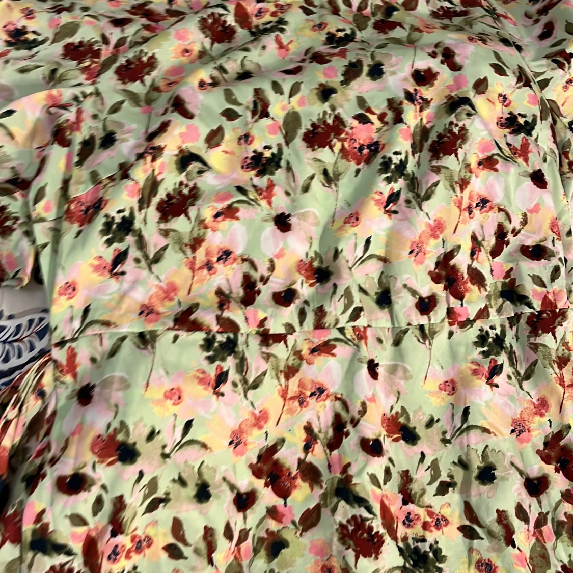 blomrig klänning med snöre - 90