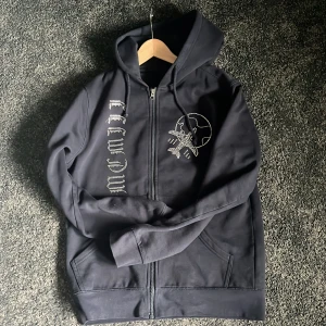 Rhinestone Hoodie - Snygg hoodie storlek S