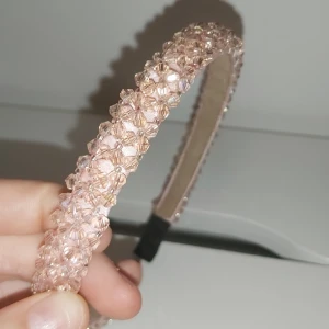 Rosa diadem - Säljer detta rosa diamden💘 andvänd ca 3 ggr och som ny💘