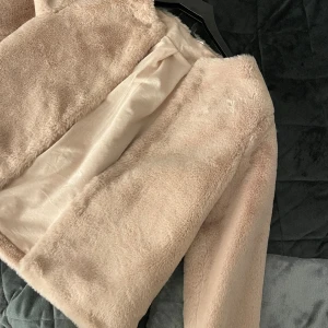 Fin ljus rosa jacka - En oanvänd rosa jacka fin till de mesta