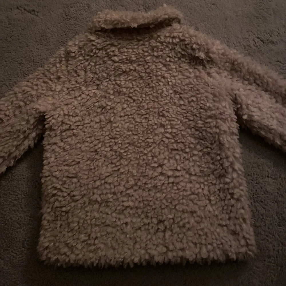 Väldigt fin och gullig för barn, säljer pga för liten💞. Takit.