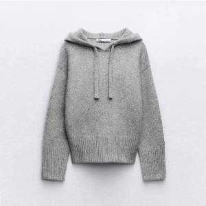 Säljer min fina hoodie från Zara då den inte används💕 i nyskick!
