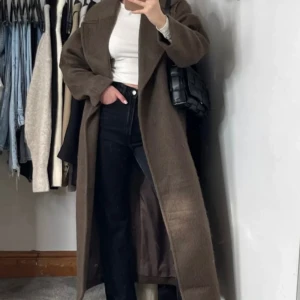 Brun kappa - Superfin brun ullkappa från Zara. Slutsåld på hemsidan och kostar 1699 kr i nypris