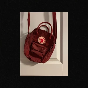 Fjällräven väska  - Jätte fin fjällräven väska helt ny i nyskick aldrig använd  Inga defekter eller hål  Köpt för 899kr men säljer för 600kr pris kan diskuteras 
