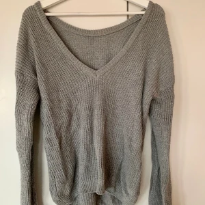 Stickad tröja från NA-KD - Använd få gånger, fint skick Storlek XXS men kan även passa XS och S då den är stor i storleken