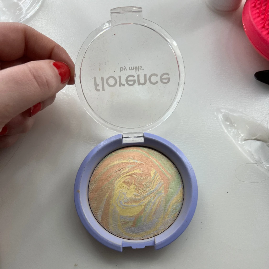 Florence by Mills color correcting powder - 91