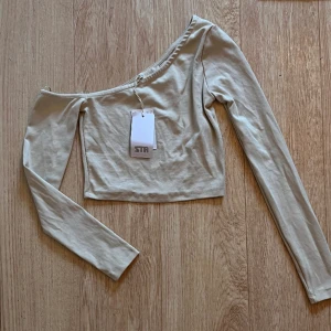 Tröja prislapp kvar  - Helt ny inte testad. 