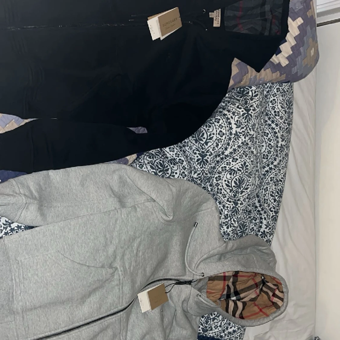 Burberry koftor i svart o grå