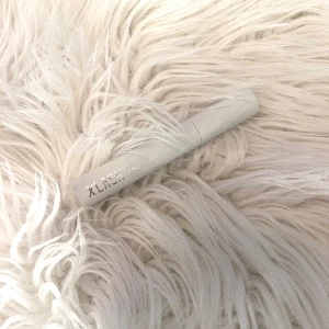 Xlash serum - Säljer detta xlash serum som endast är testad två elr tre gånger✨säljer direkt för 400kr