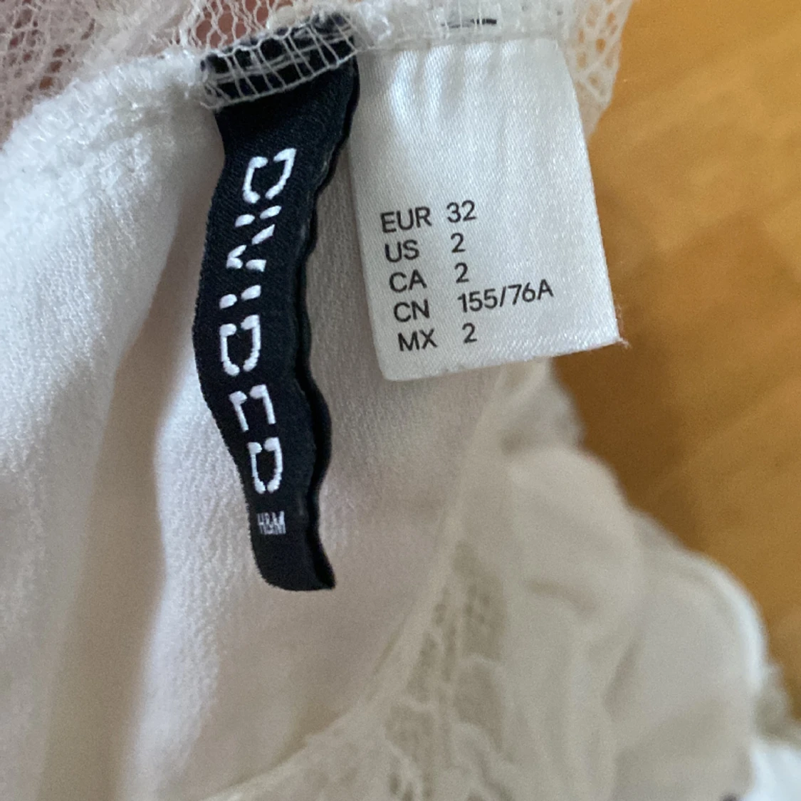 vit blus med spets💓 - 91