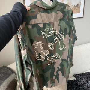 Militärskjorta - Uppsydd herrskjorta, strl M 💚