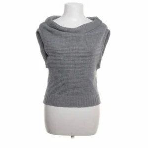 Stickad tröja  - Fin passform, trendig 