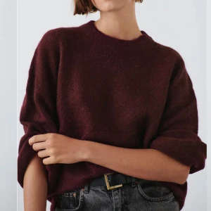 Stickad tröja  - Säljer denna skit snygga stickade tröjan från gina tricot!! Helt slutsåld och går knappt att få tag på. Endast använd 1 gång och därmed som ny!!💕