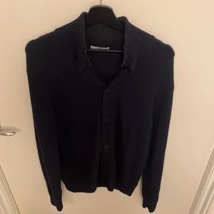 Cardigan - Säljer nu min asfeta cardigan från mango! Hör av dig vid minsta bekymmer