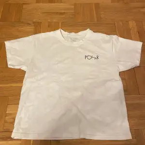 En polar t shirt som använts bra men inte fått några skador,100% bomull. 