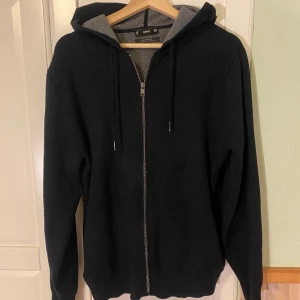 Zip hoodie - Medium, 10/10 skick Använd fåtal gånger