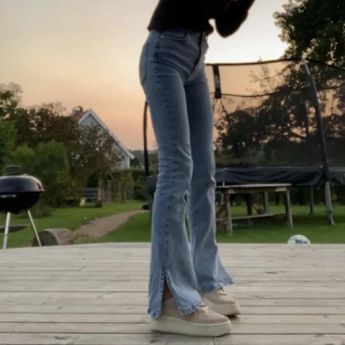 Bootcutjeans med slits - 90