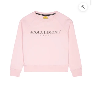 Acqua Limone tröja - Jättefin puderrosa tröja från Acqua Limone. Använd få gånger så i fint skick. Passar mig som har storlek S i tröjor. Går bra att köpa genom ”Köp nu”❤️