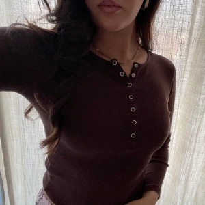 Zara tröja med knappar - Fint skick!! 