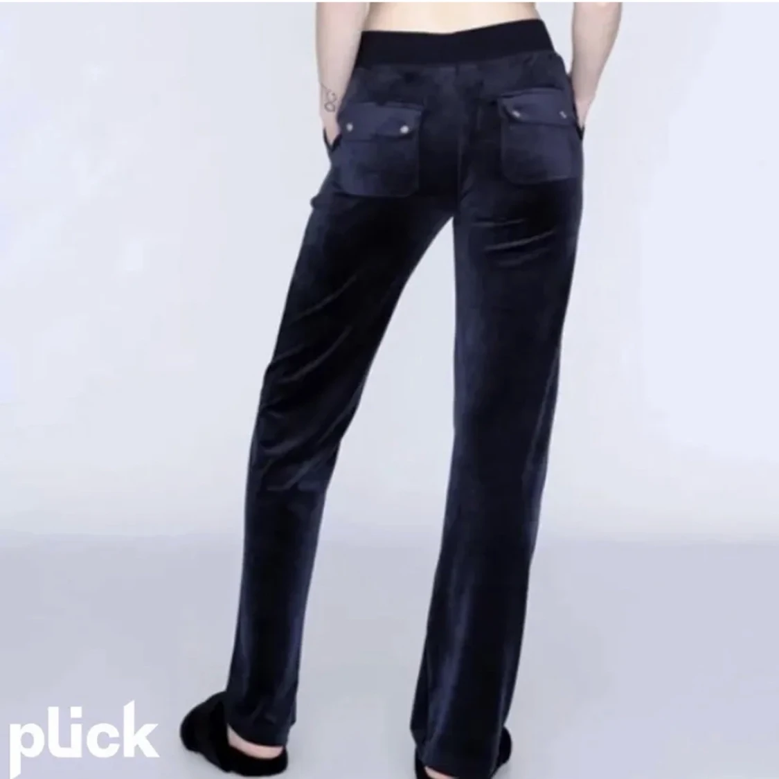 Mörkblåa juicy byxor 