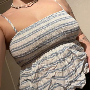 Fint linne i randig modell - Somrigt tröja i storlek S