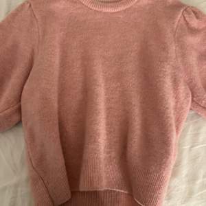Rosa trekvartsärm tröja från Gina tricot. Storlek L. 
