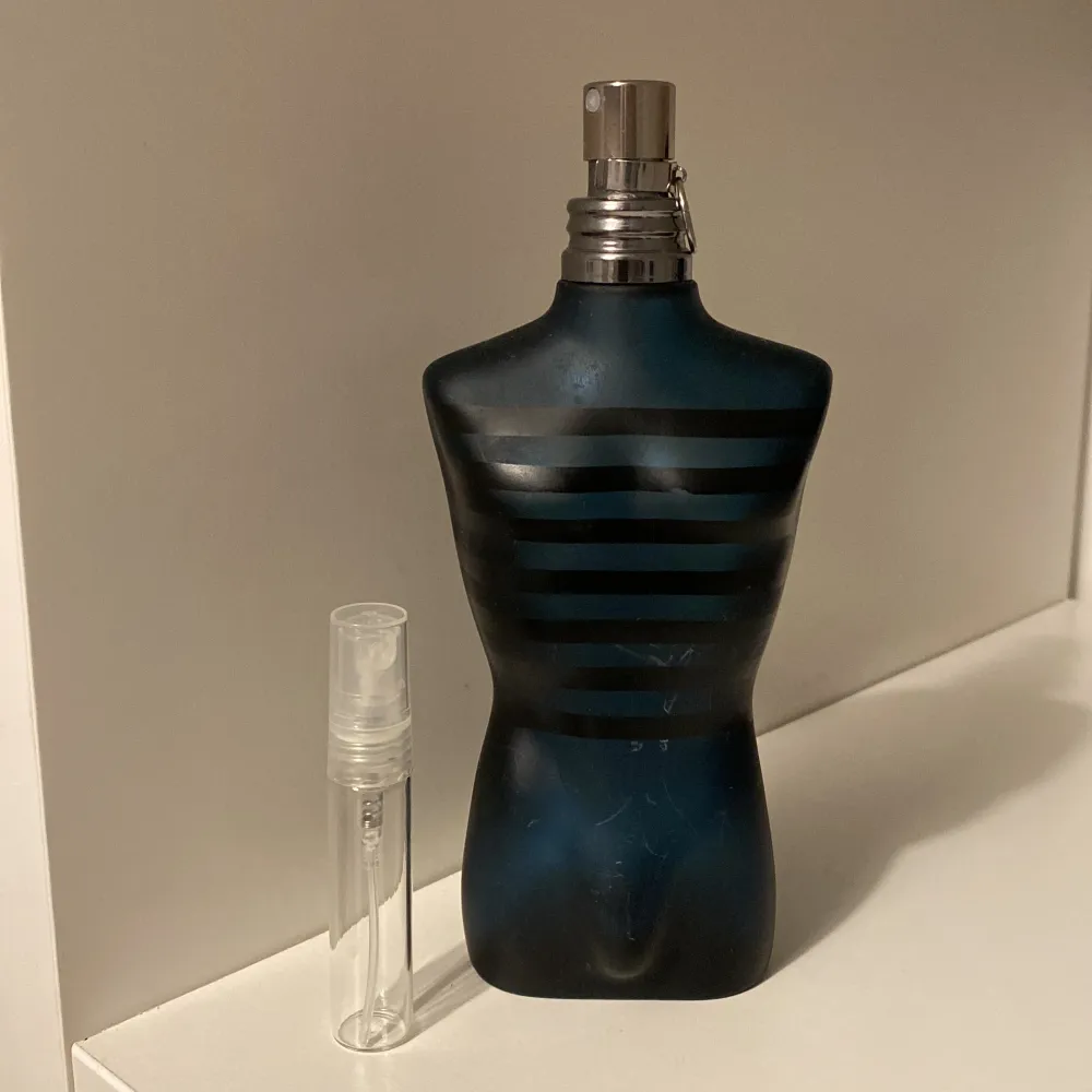 Jean Paul Gaultier ultra male är en ultimat perfym ifall du vill lukta som tuggummi, sockervadd, frukt. Den kommer garantera komplimanger. Endast 70kr/5ml, 50kr/3ml, 30kr/2ml. Övrigt.