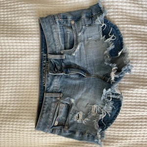 Low waist shorts  - Ser nya ut, använda  få tal gånger 
