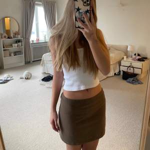 Brown mini skirt from Brandy Melville. In perfect condition ❣️