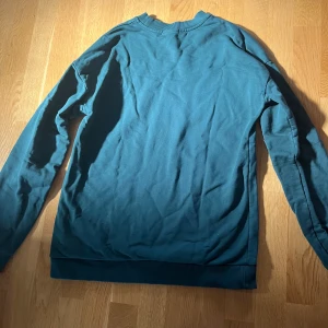 Sweatshirt  - Oversized sweatshirt från NA-KD  Mycket bra skick 💗