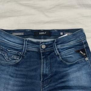 Feta jeans i storlek 28/32 Pris går att diskutera