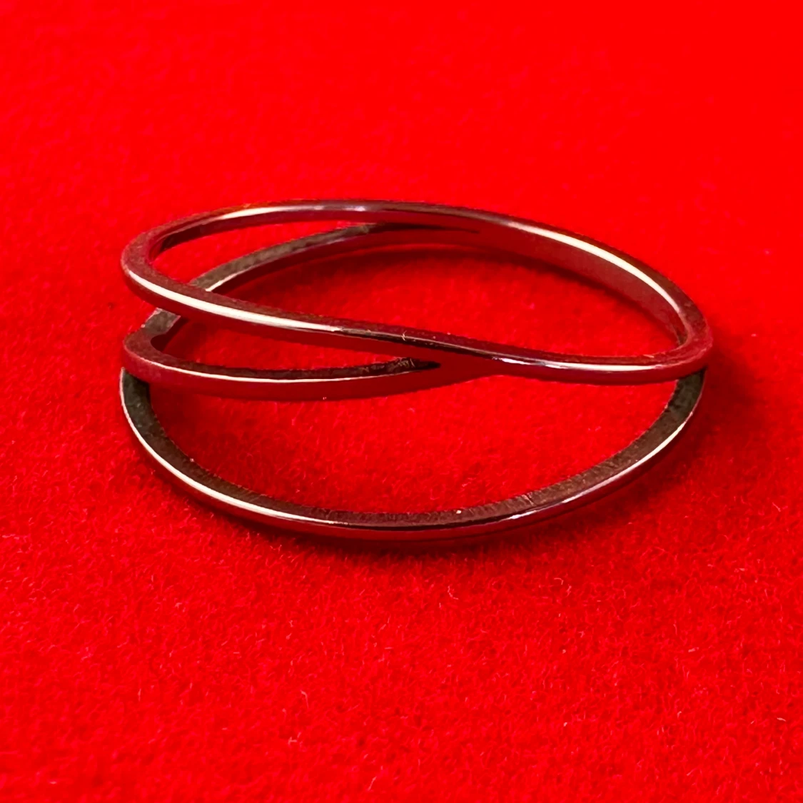 Fantastisk ring i rostfritt stål