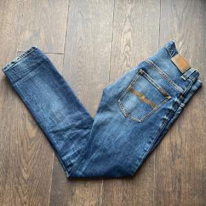 Nudie jeans co jeans! | Skick 9/10 | Modell ”Thin finn”, otroligt eftertraktad då den inte görs längre | Nypris 1600kr | Svarar gärna på era frågor och funderingar!