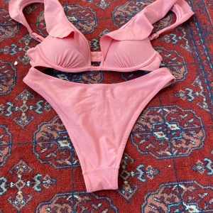 Bikini - Säljer denna fina rosa bikinin från hm i storlek S. Har adlig används