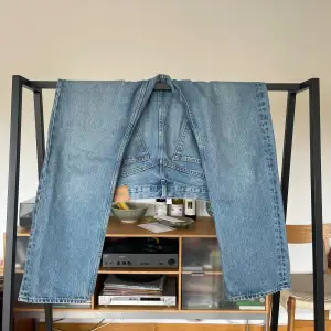 Weekday jeans i modellen space, bra skick 8,5/10. Skriv för fler bilder🤌