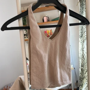 Beige topp - Gott skick, knappt använd