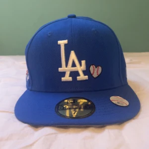 La Keps - Fet la keps 🤩  55,8 cm Jävligt laidback o perfa till sommarn. Unik 