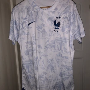 Frankrike fotbollströja  - Väldigt bra skick.