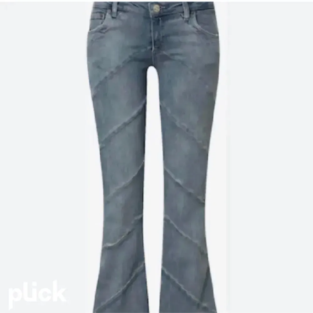 Köpt tidigare på plick men de kommer inte till användning tyvärr  Storlek W26 L32. Jeans & Byxor.