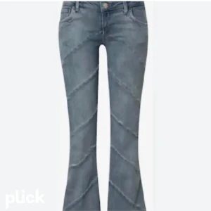 Weekday jeans  - Köpt tidigare på plick men de kommer inte till användning tyvärr  Storlek W26 L32