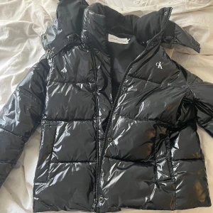 Calvin Klein jacka  - Calvin klein jacka nypris 3899kr köpare står för frakten 