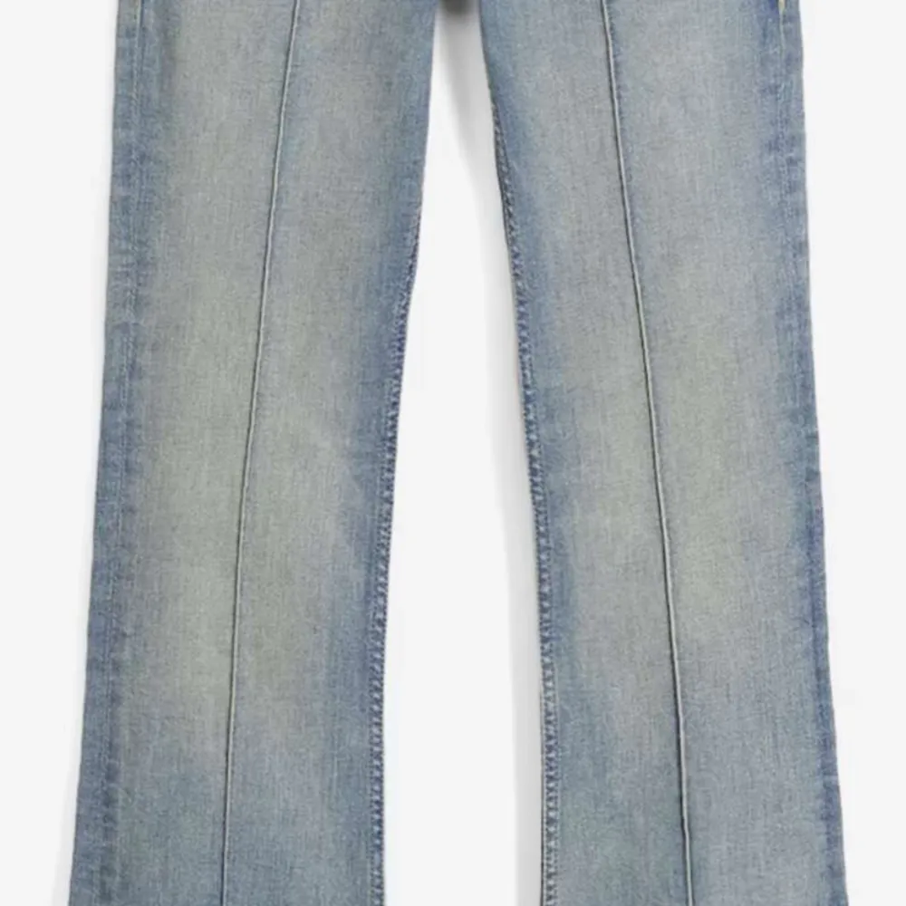 Säljer mina bershka jeans i jättebra skick!❤️. Jeans & Byxor.